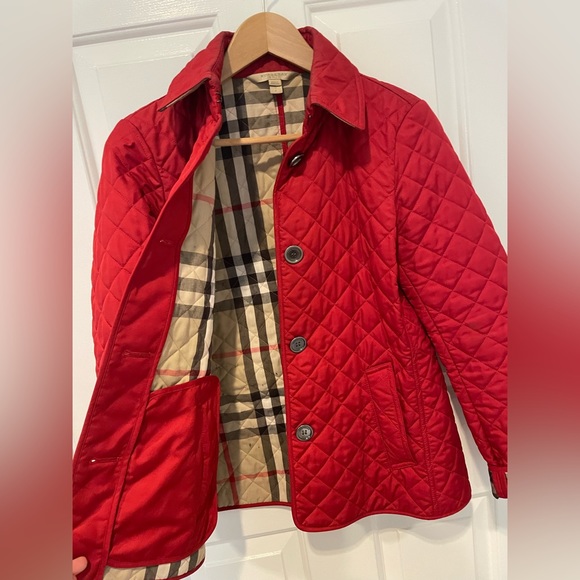 Burberry red quilted jacket size small - Picture 4 of 5